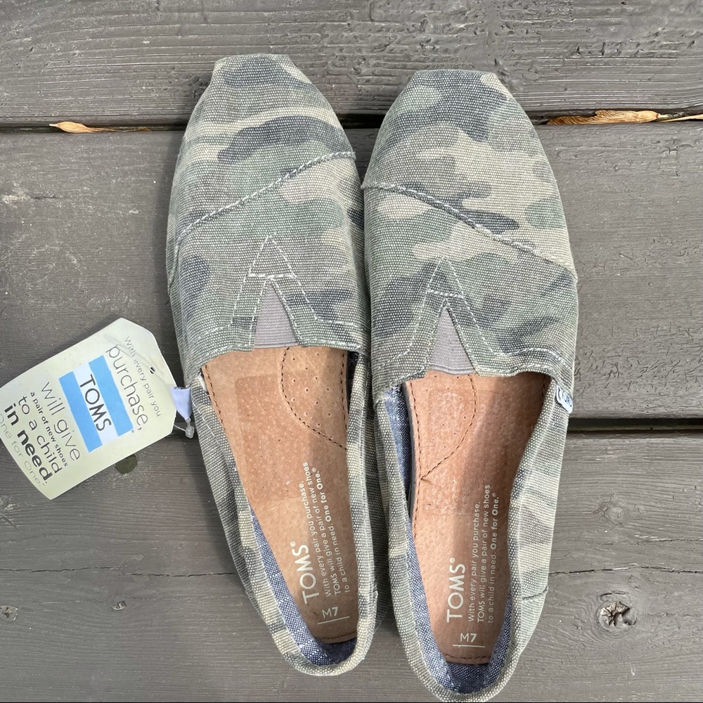 Toms NEW. SIZE7